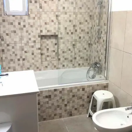 Sleeps 6 Air Con Wifi T689257 *